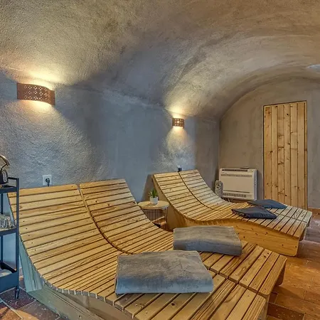 House On The Hill Wellness Chalet - Happy Chalet