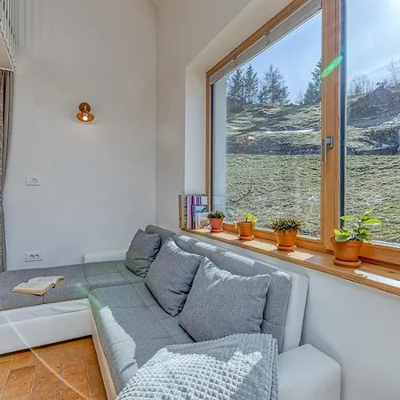 House On The Hill Wellness Chalet - Happy Chalet