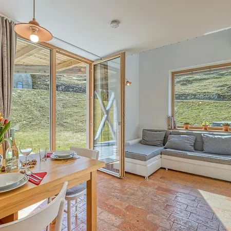 House On The Hill Wellness Chalet - Happy Chalet