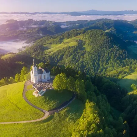 House On The Hill Wellness Chalet - Happy Spodnja Idrija