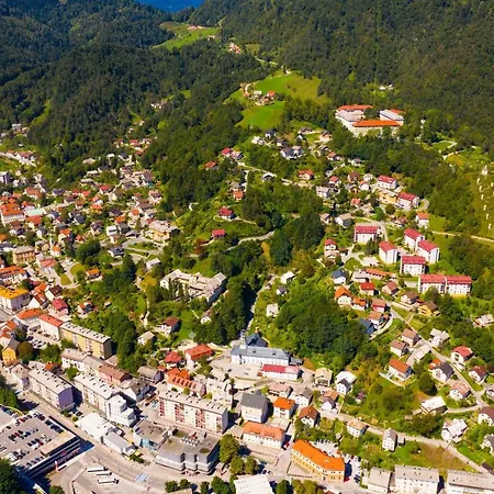 Chalet House On The Hill Wellness Chalet - Happy Spodnja Idrija