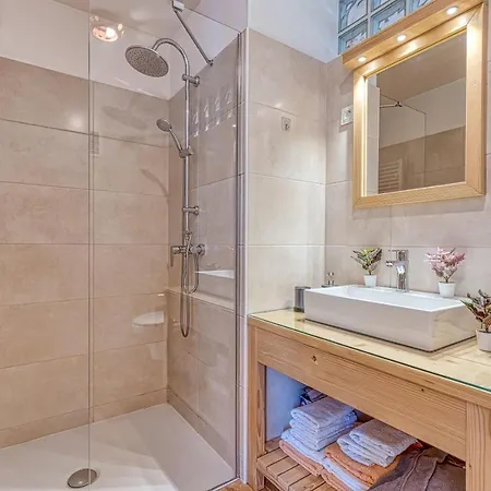Chalet House On The Hill Wellness Chalet - Happy Spodnja Idrija