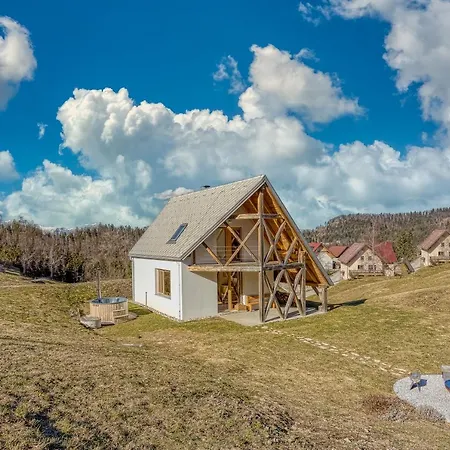 House On The Hill Wellness Chalet - Happy Spodnja Idrija